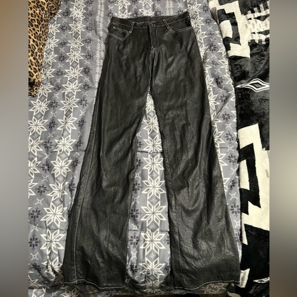 Tark 1 size one, vegan leather material type jeans